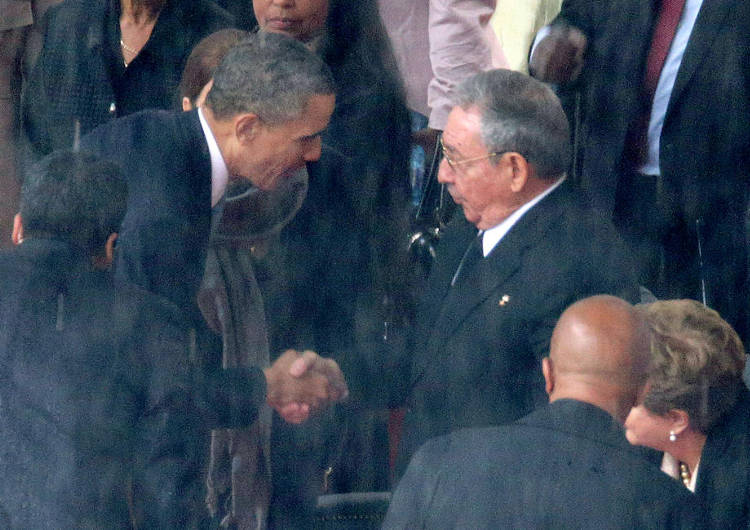 Fidel Castro praises Mandela and reveals what Obama told Raul