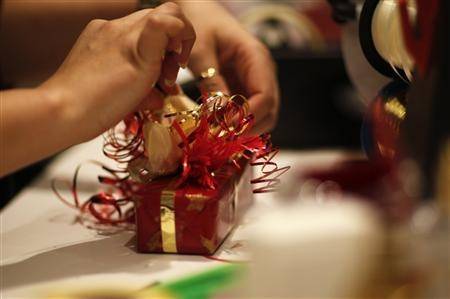 Unwrapping Latin America’s Gift-Giving Etiquette