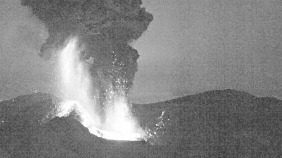 May 24, 2016 9:45pm eruption of the Turrialba volcano.