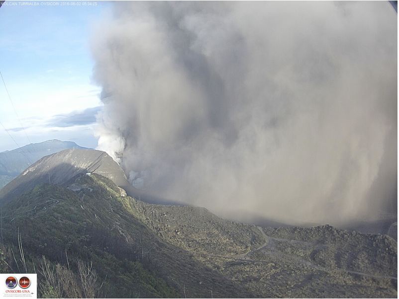The Turrialba volcano this Thursday morning. Photo from the OVSICORI Fb page