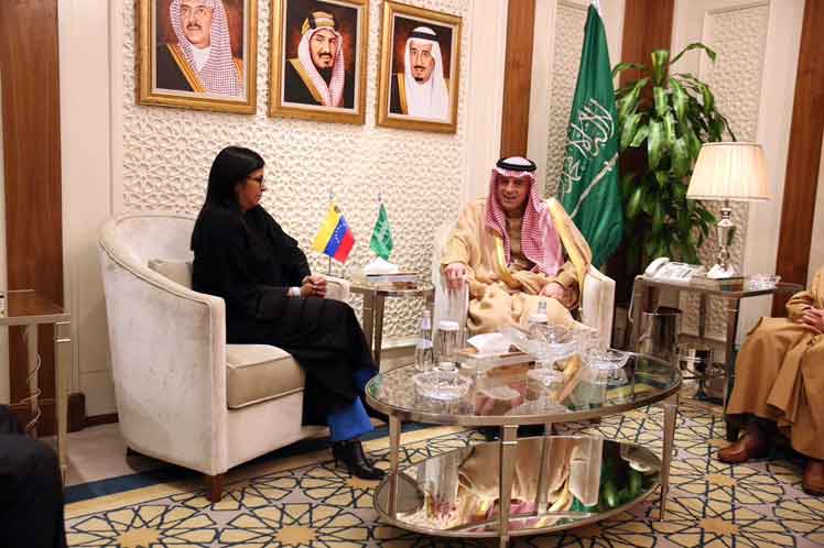 Venezuela, Saudi Arabia Review Oil Cooperation Agenda