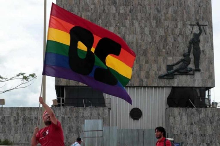 Legislators criticize Sala IV for passing onto them the responsibility on gay marriage