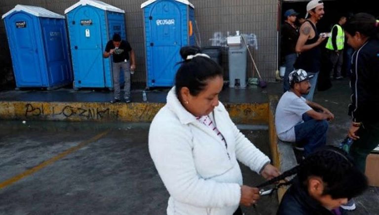 Mexico: Caravan Migrants Protest Closure of Shelter in Tijuana