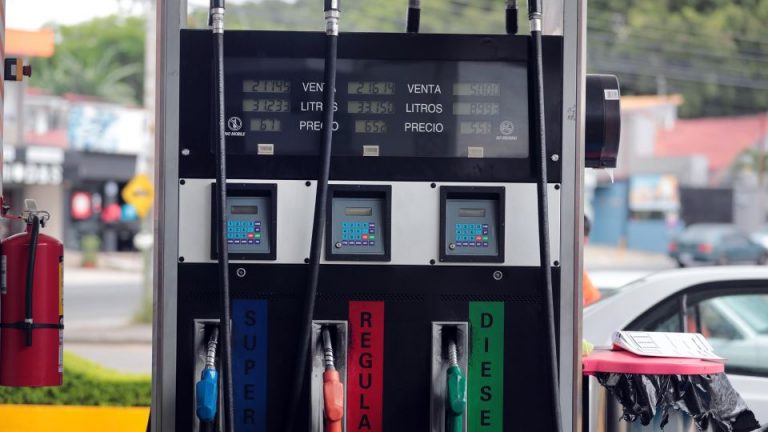 Aresep approves lower fuel prices, but there will be no reduction in the price at the pumps