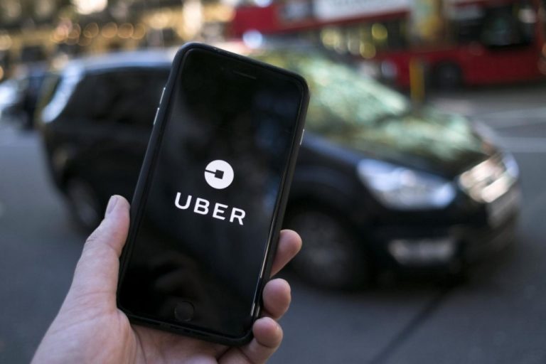 Goverment bows to pressure from taxis on legalizing Uber
