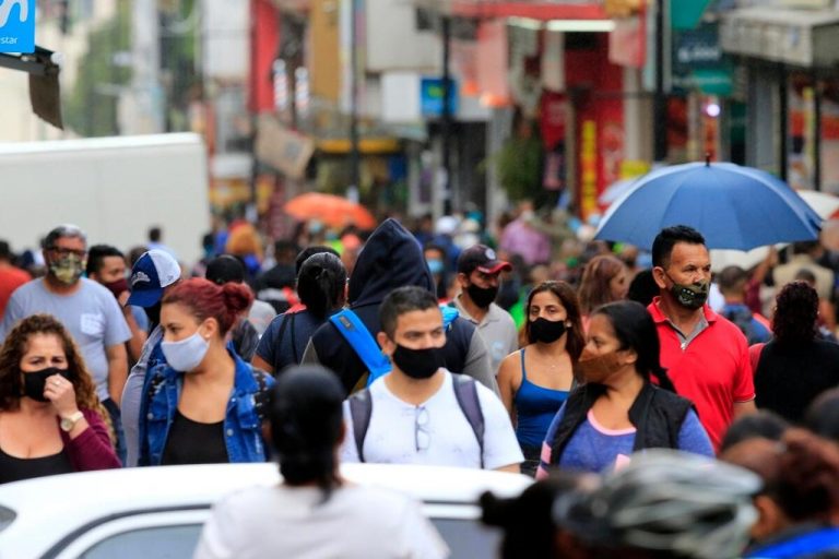 Dozens of countries have already eliminated the use of the mask