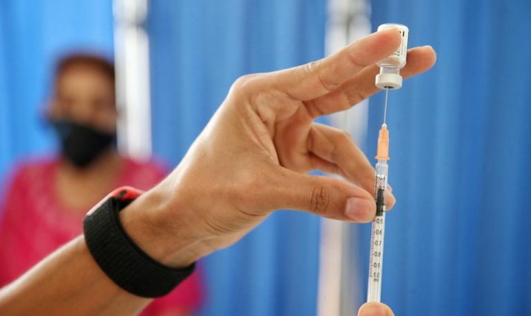 7 out of 10 Costa Ricans accept the coronavirus vaccine; 3 doubt or reject it