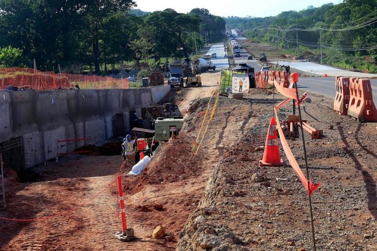 Despite investigation, construction of road works by H. Solís will continue