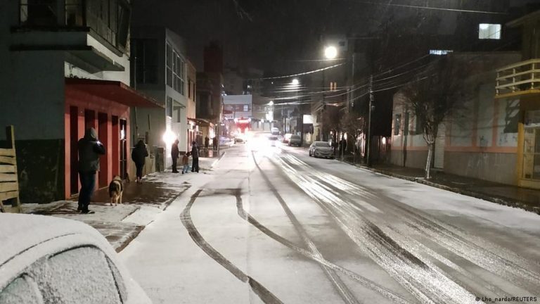 Brazil gets snow and ice, surprising residents