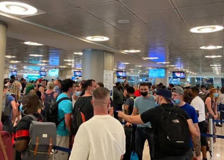 Aeris and Immigration rule out that long lines at the airport are related to the pandemic