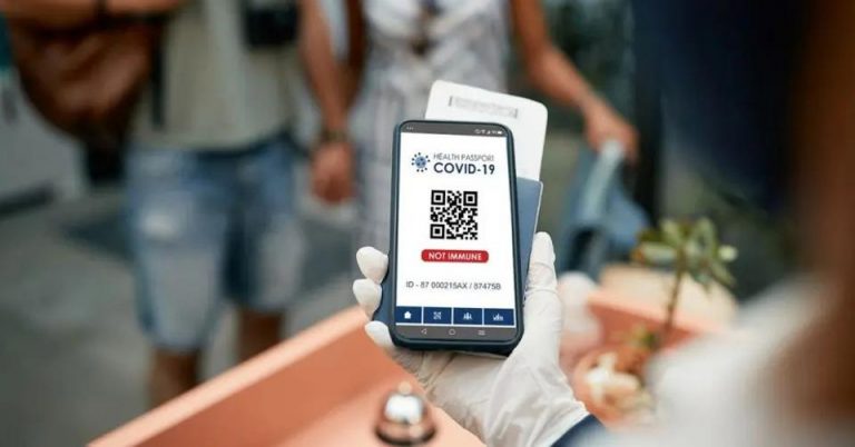 President and Health  minister insist on the use of QR: “It is not something that Daniel and I made up”