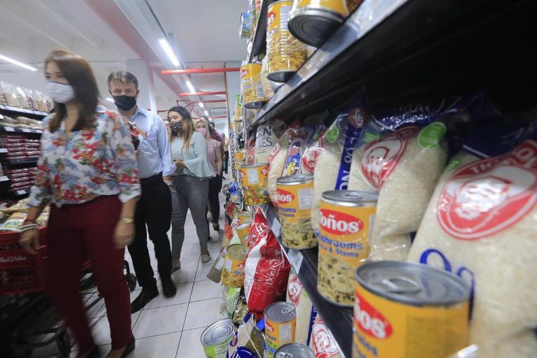 Supermarkets and importers in Costa Rica feeling the headaches of the container crisis