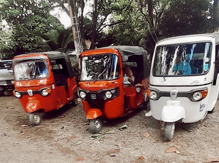 The tuk-tuk provide a solution to transport between beaches and shops in Nosara