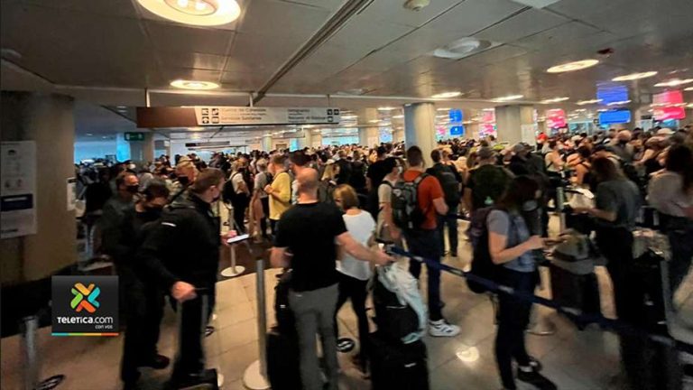 San Jose airport was a mess on Wednesday, while omicron cases continue to rise (Photos)