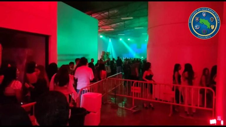 Police shut down a mega-party of 1,600 people in a warehouse located in La Uruca