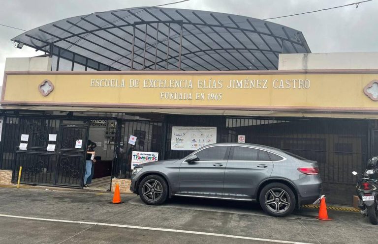 Senior died in the polling station after giving his vote in Desamparados